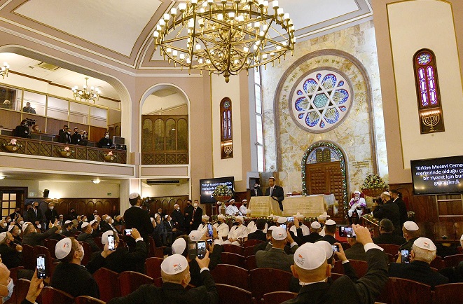 Pres Herzog at the Neve Shalom Synagogue in Istanbul